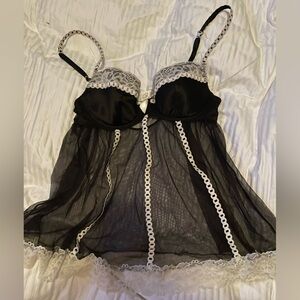 Victoria's Secret Black and White Lace Lingerie Set 34C